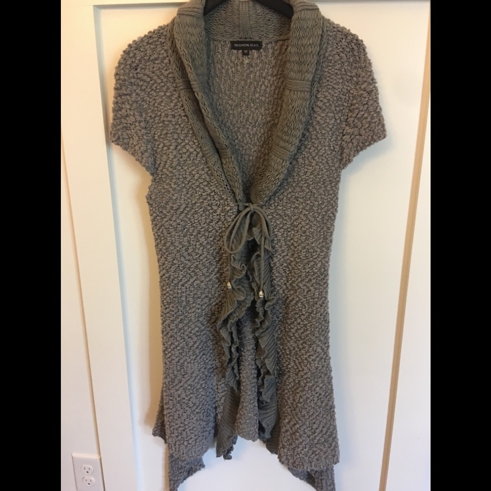 Long gray sweater with ruffle neck and waist tie